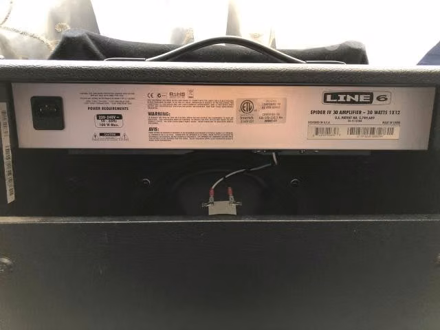 Amplificador Line 6 Spider IV 30