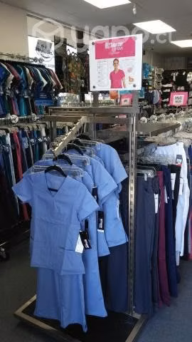 Fardos de Uniformes clinicos americanos 45kg - Imagen 5
