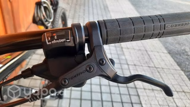 Bicicleta CANNONDALE Trail 7 Black