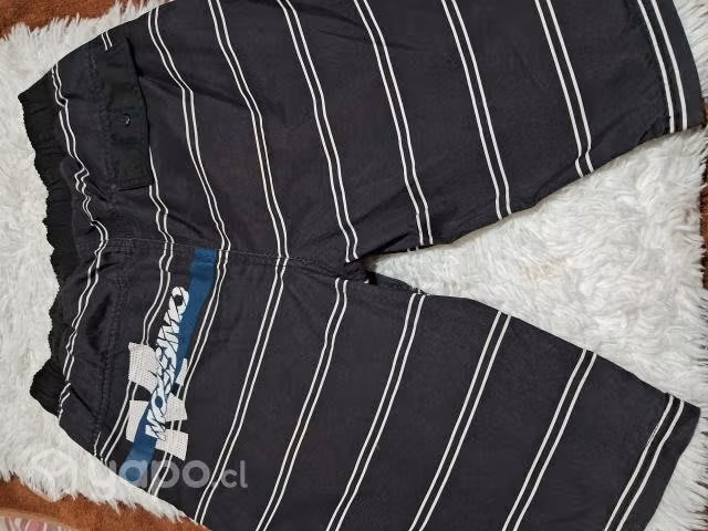 Bermudas y poleron. - Imagen 2