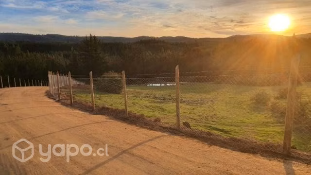 Parcela con luz y agua