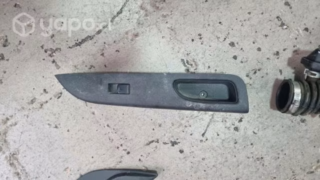 Boton de alza vidrios nissan march 2020