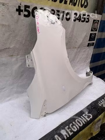 Tapabarro derecho Toyota yaris - Imagen 2