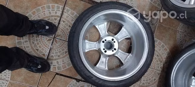 Tengo cuatro neumaticos como nuevos con llantas