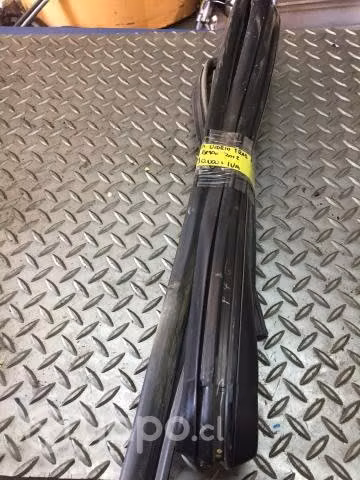 Goma vidrio tras der Chevrolet Dmax 2012
