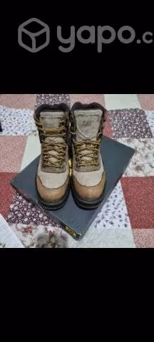 Zapatos cat número 40