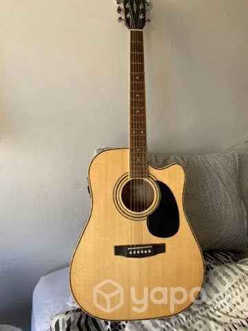 Guitarra electroacústica CORT