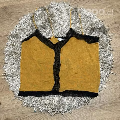 Polera Zara S-M en muy buen estado.