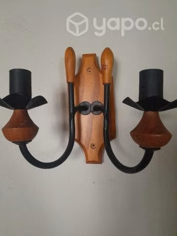 Lamparas de pared . Fierro y madera