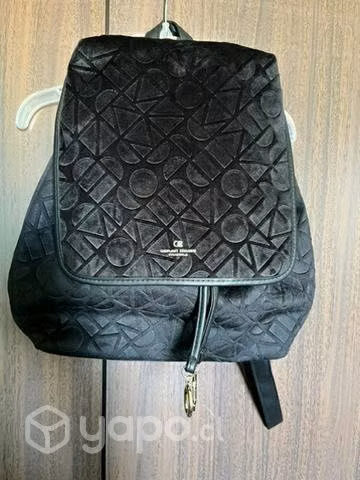 Hermosa mochila de gamuza