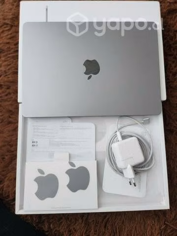Macbook air M2 2022