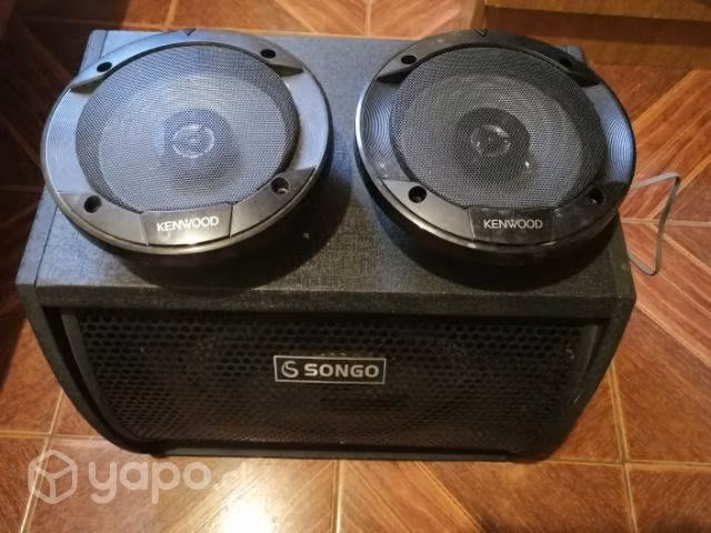 Parlantes y bajo