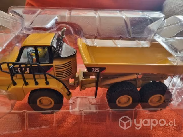 Camion CAT 725