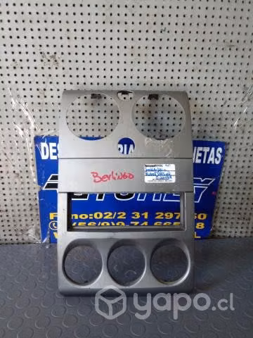 Moldura radio tablero Peugeot Partner 2007 al 2012