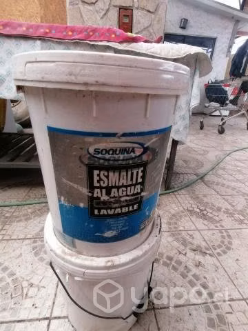 Esmalte al agua lavable soquina