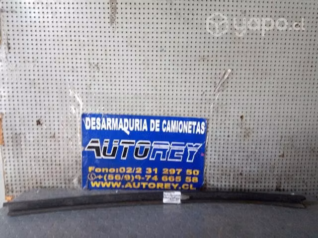 Moldura lamevidrio pta del izq Peugeot Partner