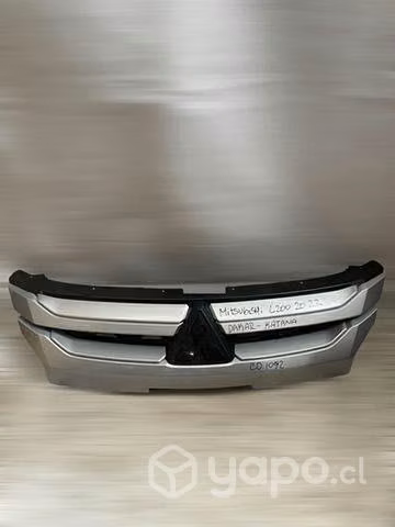 Máscara Mitsubishi l200 dakkar katana 2020 2023