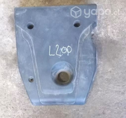 Tapa cubre motor Mitsubishi L200
