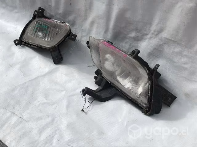 Neblinero Kia Cerato