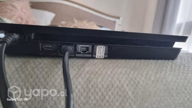 PS4 Slim 500 gb, 1 control, 2 juegos fisicos
