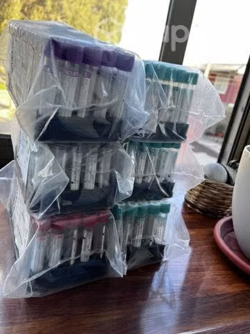 Tubos de Ensayo + artículos de enfermería