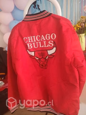 Ventas de chaquetas y gorras consulte