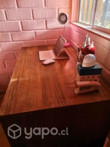Escritorio de madera