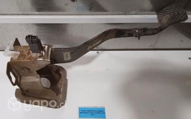 Pedal Embrague (DLM060) Mitsubishi L200 2.5 Diesel