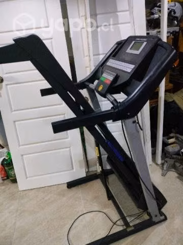 Máquina de correr descompuesta para repuestos