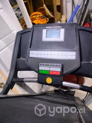 Máquina de correr descompuesta para repuestos