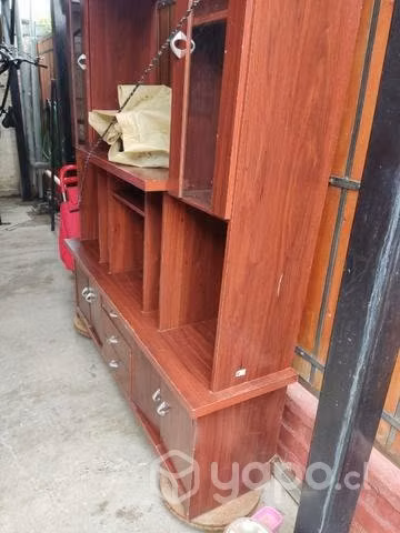 Mueble rak con pequeños detalles