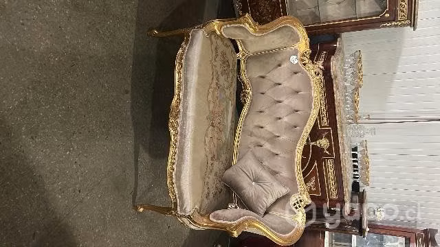 Vitrinas y sillones