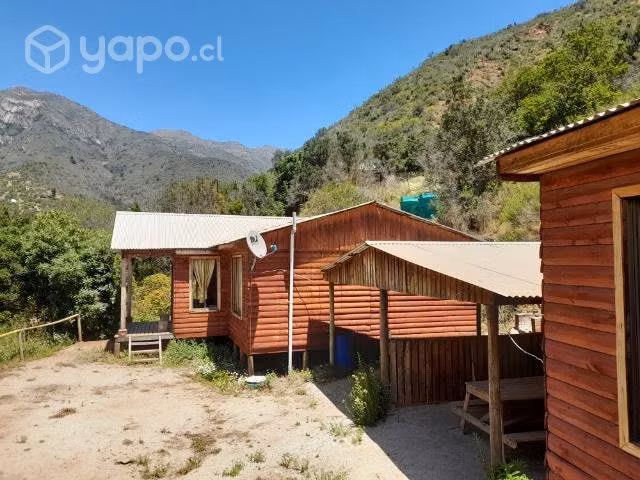 Parcela con 2 Cabañas Equipadas y Piscina