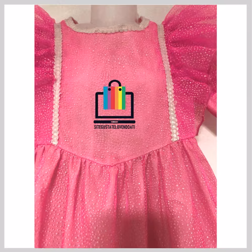 Vestido Rosado con Capas
