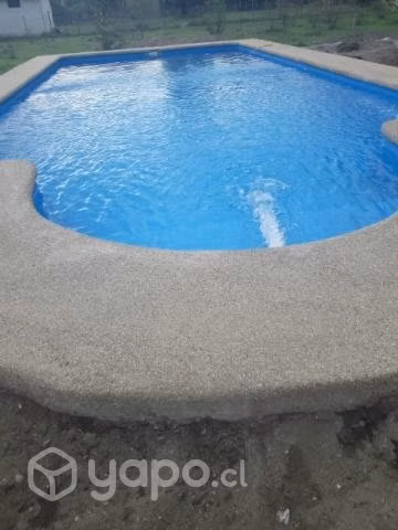 Piscina de hormigón con pasarela 60 cm