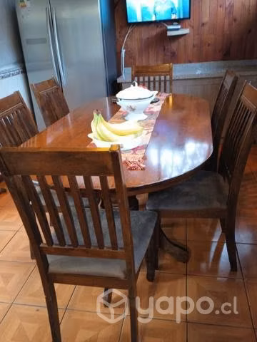 Comedor Cic con 6 sillas casi nuevo