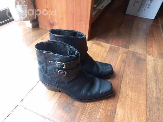 Zapatos de Huaso Cuero tradicional