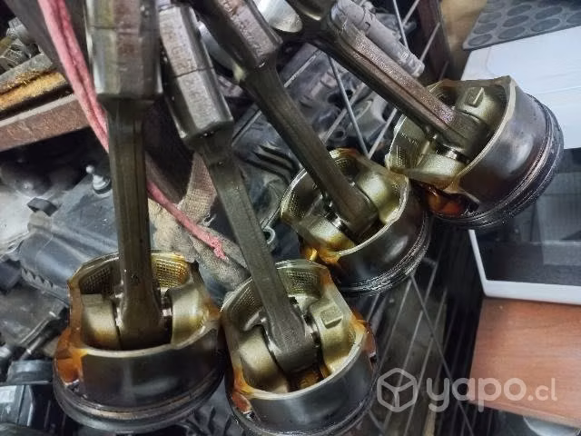 Pistones con bielas Nissan qashqai 2016. 2.0