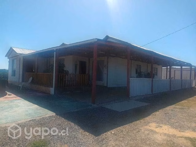 Vende parcela construida 2 casas + piscina