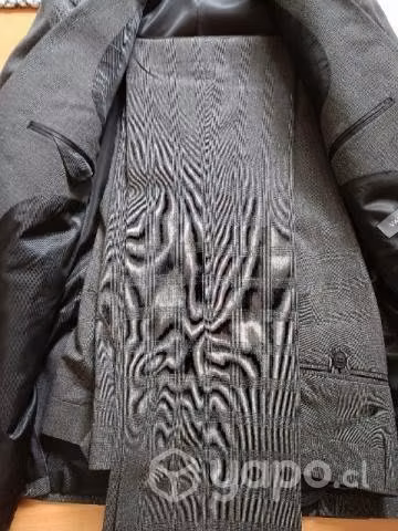 Terno nuevo Van Heusen talla 48 color gri