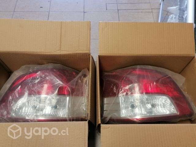 farol Toyota new yaris - Imagen 3