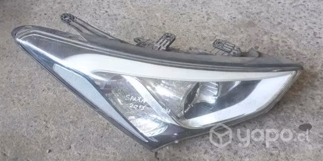 Optico derecho hyundai santa fe 2015