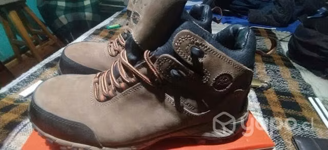 Zapato de seguridad nuevo