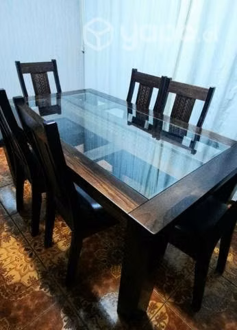Comedor Magasa 6 sillas tapizadas muy poco uso