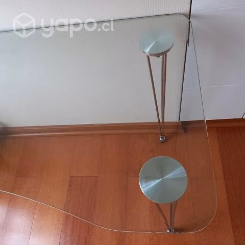 Escritorio con cubierta de vidrio