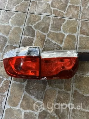 Ópticos + cromado portalón dodge Durango 2011