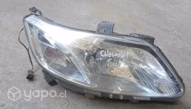 Optico derecho chevrolet sail 2011-2015