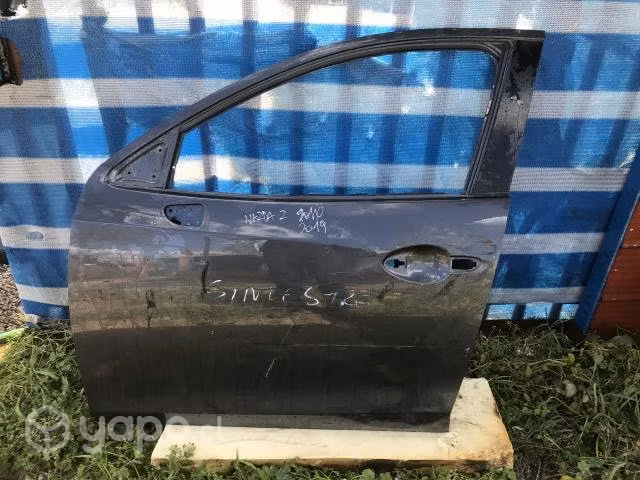 Puerta delantera izquierda Mazda 2