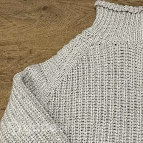 Sweater como nuevo lana gruesa S-M - Imagen 2