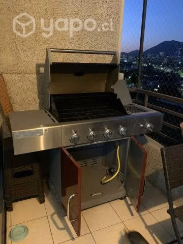 Parrilla BBQ GRILL de 4 quemadores, la cual tiene